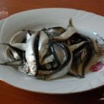 salata hamsii marinate